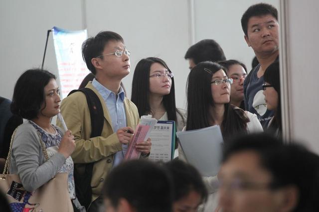 ayx爱游戏官方网页：年薪50万！清华女生求职保姆家政公司：再有北大海归卒业生求职(图7)